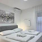 Max Apartmán Banjol