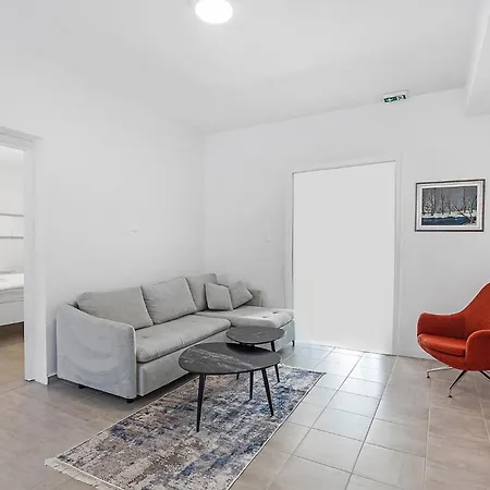 Max Apartment
