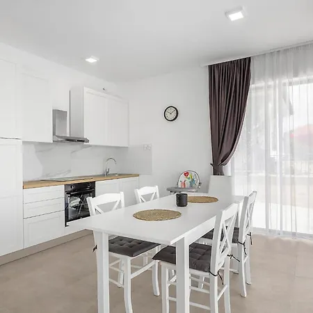 Apartament Max *
