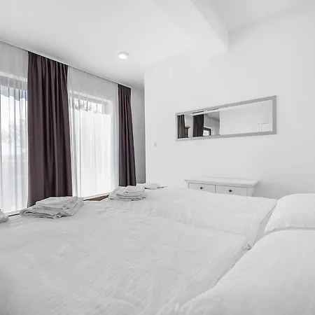 Apartment Max
