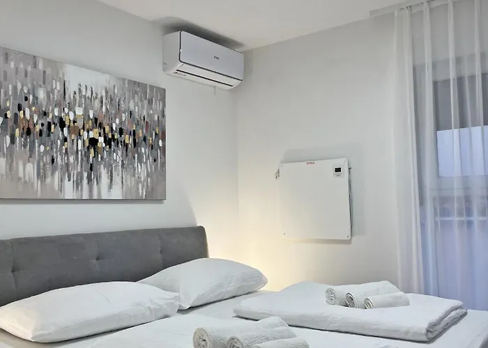 Max Apartment Banjol