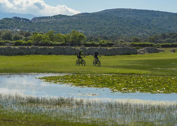 Max Apartment Banjol